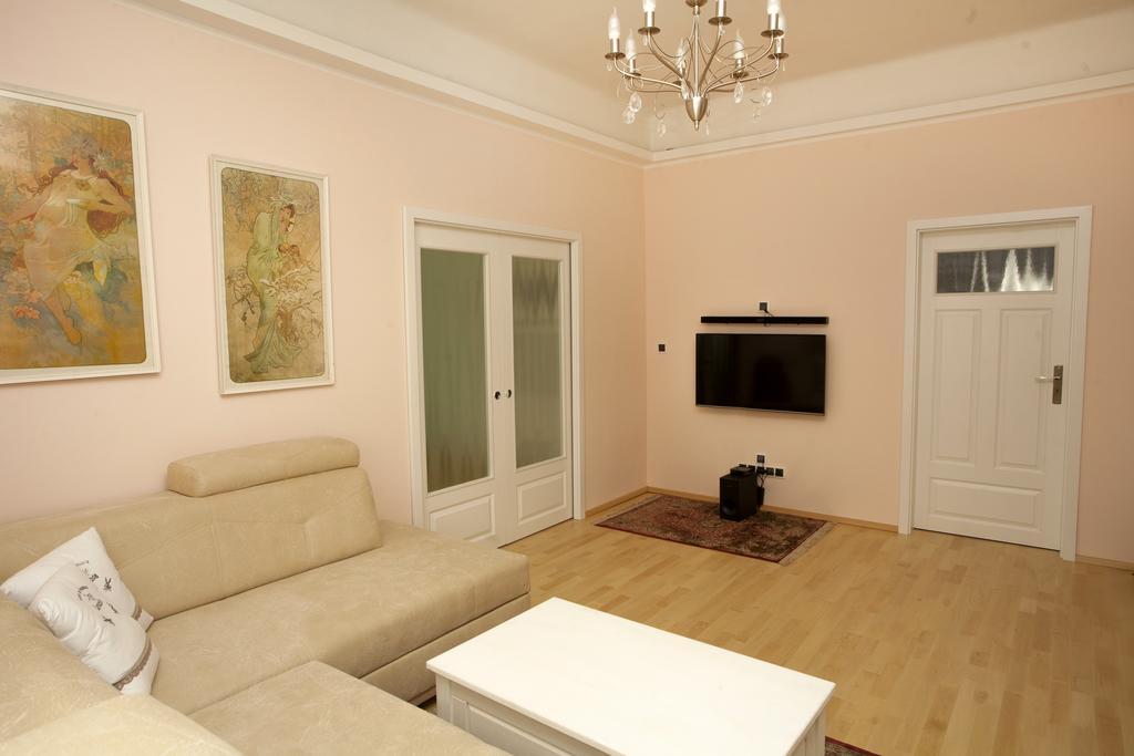 Art Nouveau Apartment Praha Bagian luar foto