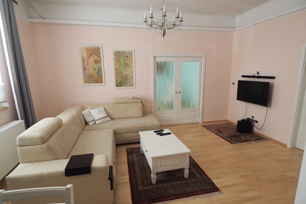 Art Nouveau Apartment Praha Bagian luar foto